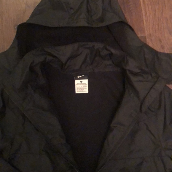 Nike Kids Windrunner Jacket in Black - Picture 2 of 6